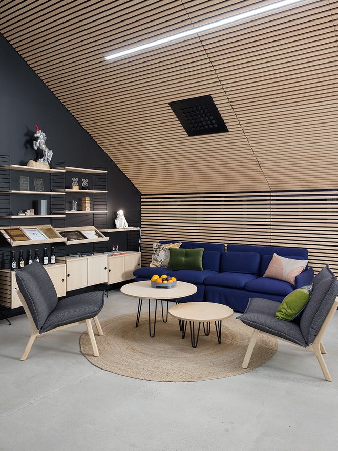 String System bookshelf