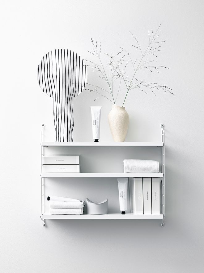 String Pocket shelf in white