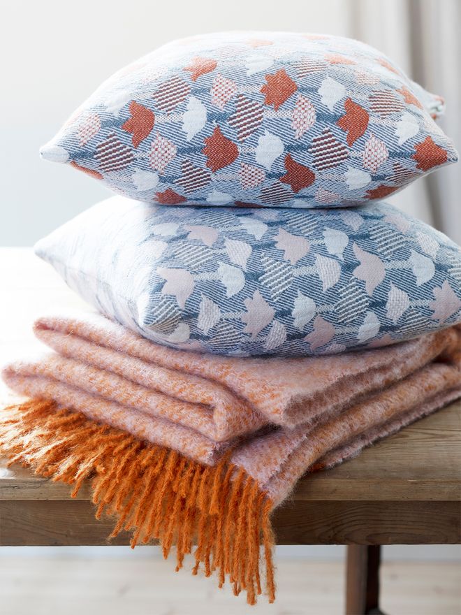Tulppaani cushion cover by Lapuan Kankurit