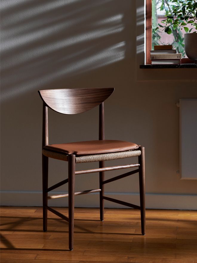 &Tradition Drawn chair