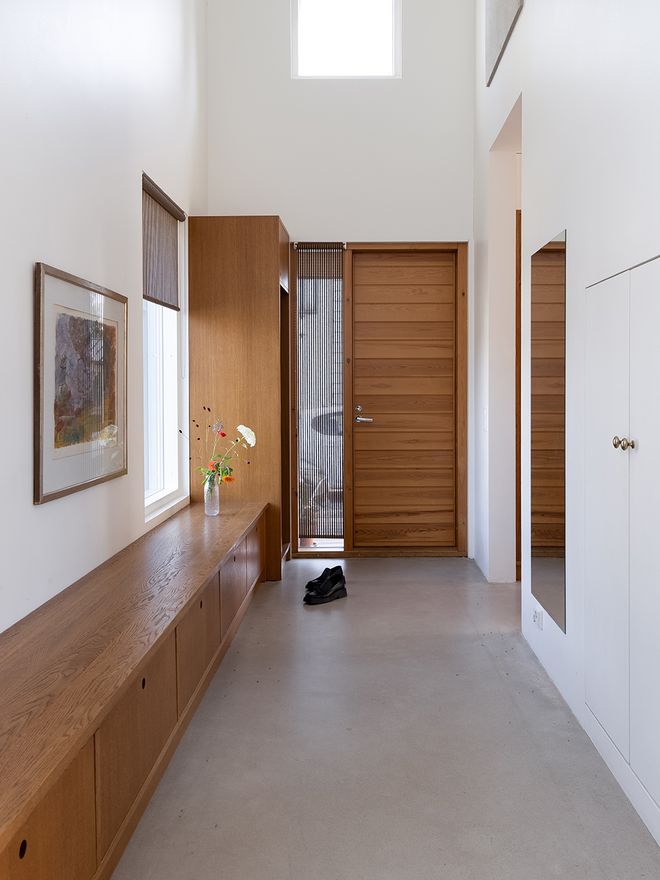Entryway with cabinets