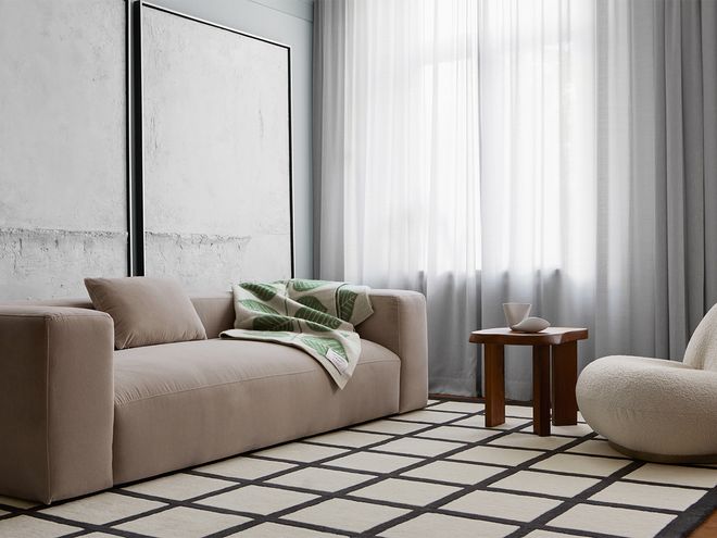 LAYERED Avenue Checked rug, black - white