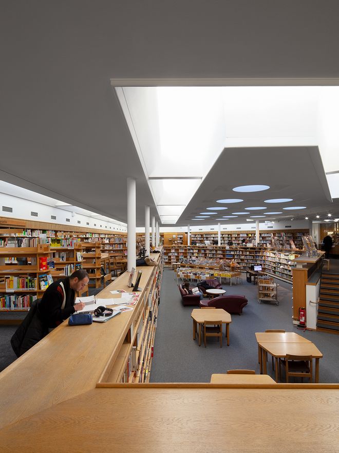 Alvar-Aalto-Kulturhaus, Wolfsburg, library