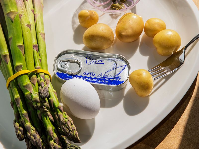 Trendy food from a can – make an easy tinned fish dinner for yourself or friends 