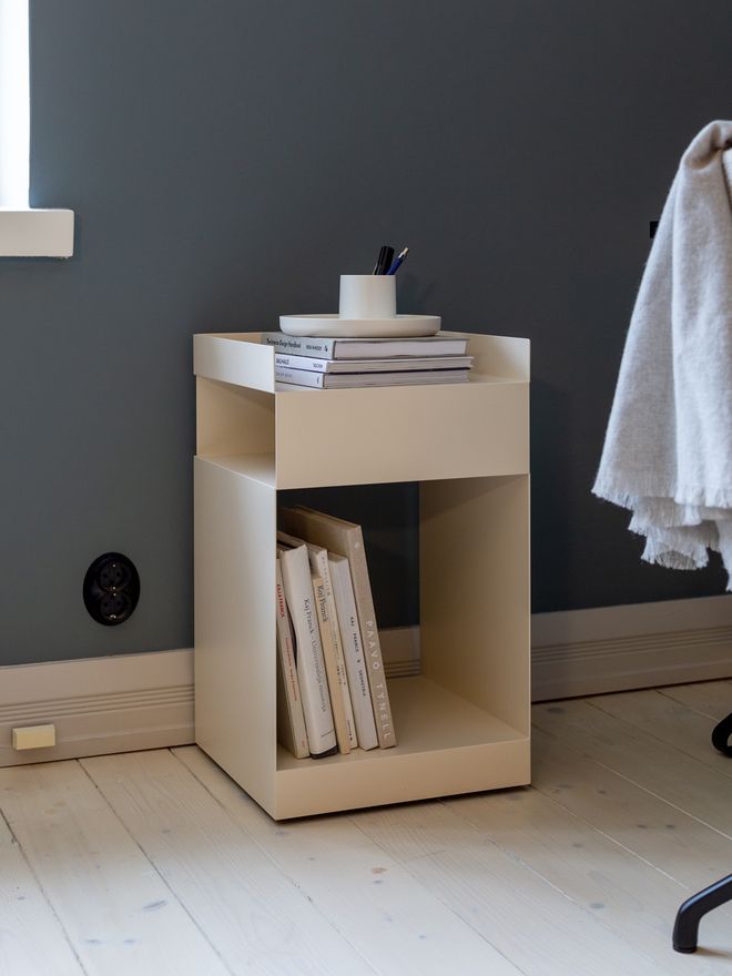 &Tradition  Rotate SC73 side table, ivory