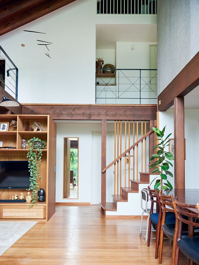A view of a living room