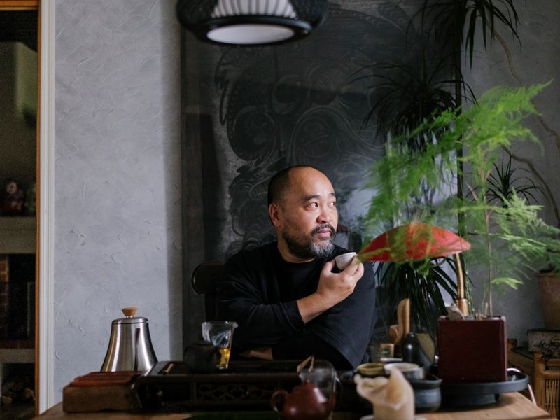 Taiteilija löysi Suomesta valon – Pan Jianfeng viihtyy Porvoon rauhassa