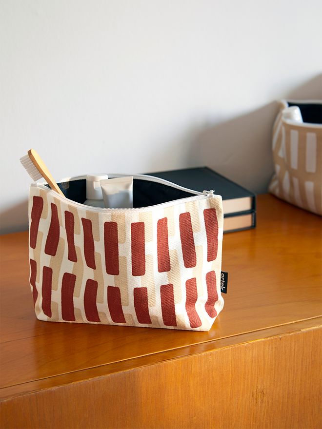 Artek Siena pouch, small, brick - sand