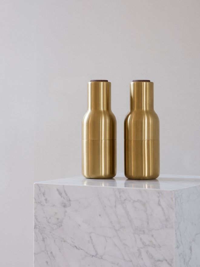 Menu Bottle Grinder, 2 pcs, brushed brass - walnut