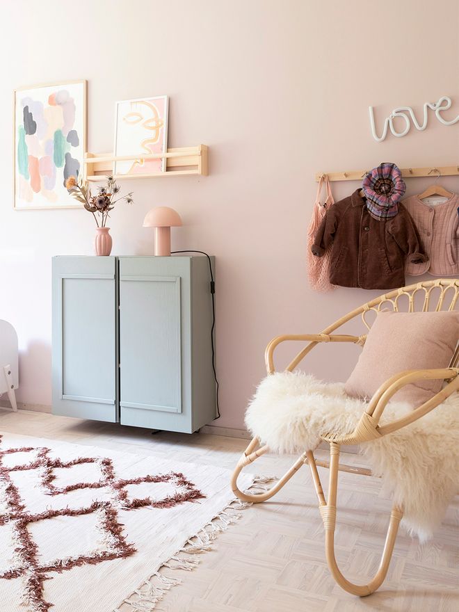Emilia’s family home has room for design experiments: “If you like colors, don’t be afraid to use them”