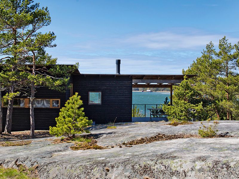 Kalliolla, kukkulalla