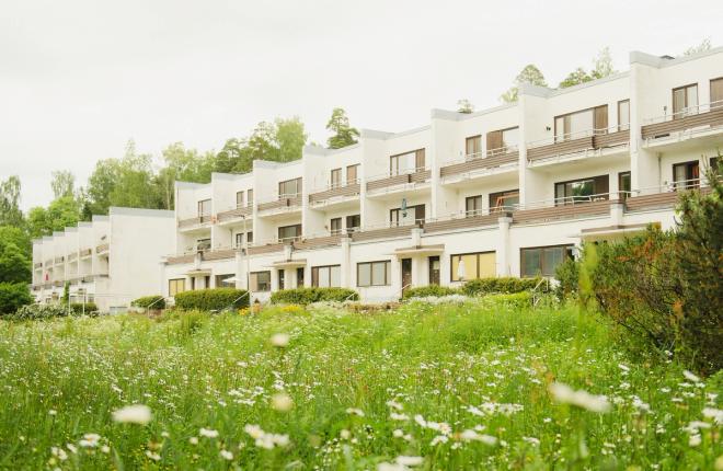 Exterior view of a terrace house in Sunila, designed by Alvar Aalto