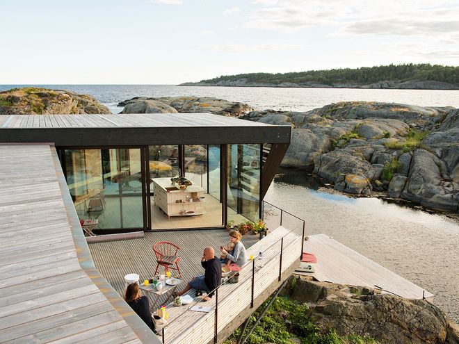 An image of Lille Arøya's terrace.