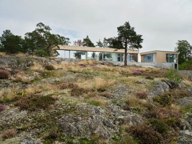 Pine Edge Villa: Where Swedish archipelago meets American modernism