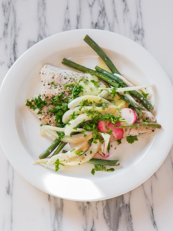 Viikonloppulounaan rennot reseptit: Kalaa ”en papillote” ja sitruunainen aioli