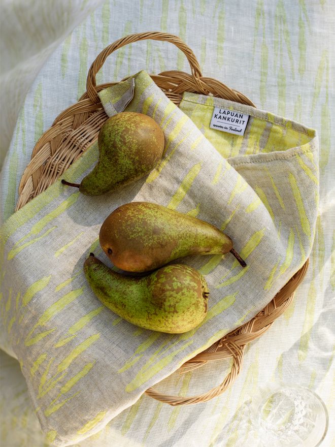 Pears on the Osmankäämi table cloth