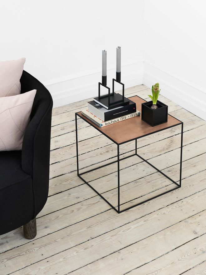 By Lassen Line candleholder