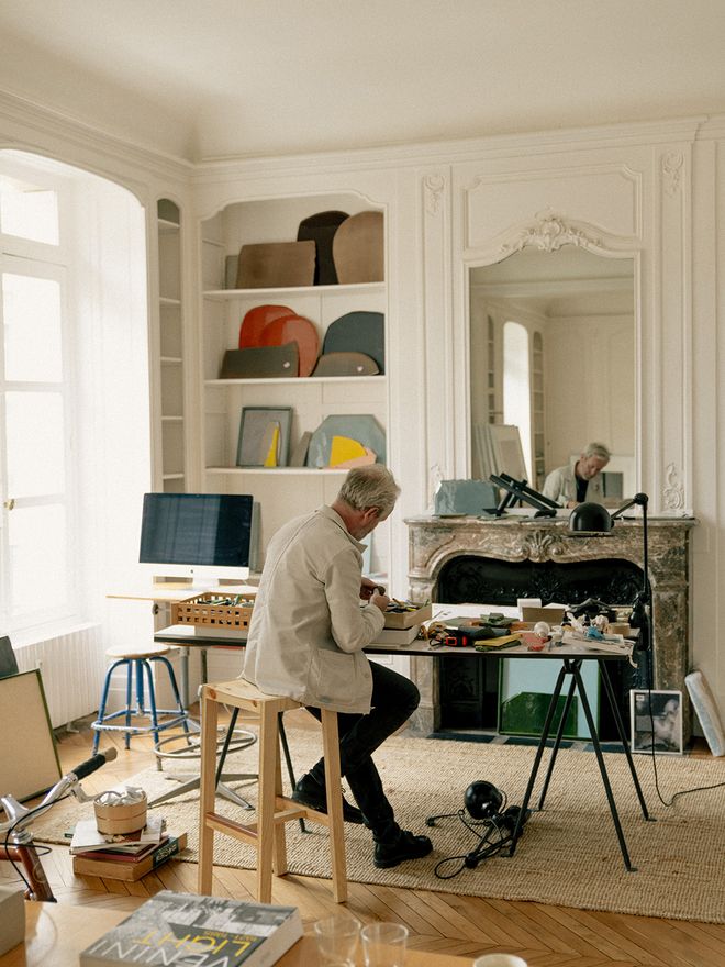Ronan Bouroullec työhuoneellaan