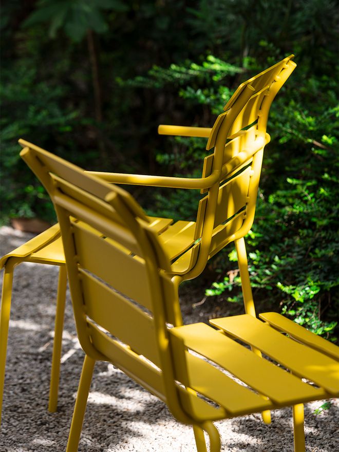 The yellow Aligned chairs