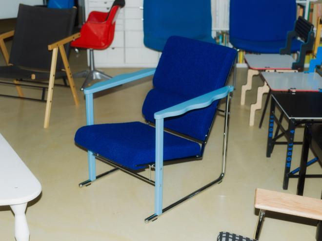 Experiment lounge chair 502, blue - ultramarine