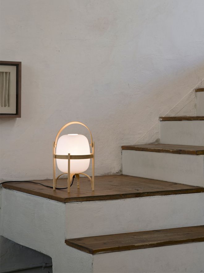 Santa & Cole Cestita table lamp