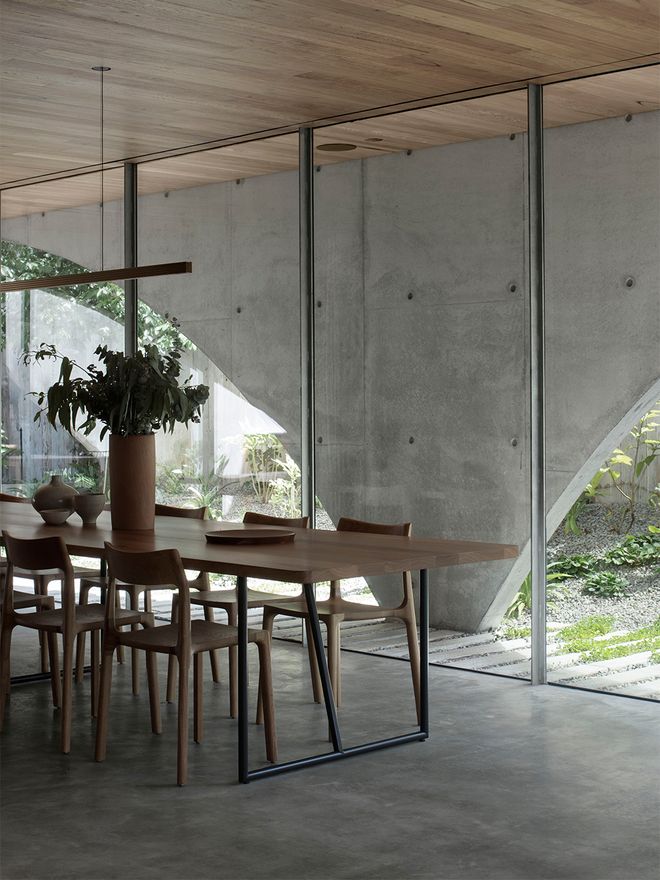 An image of Edition Office's Hawthron House. This image focuses on the dining room decor.