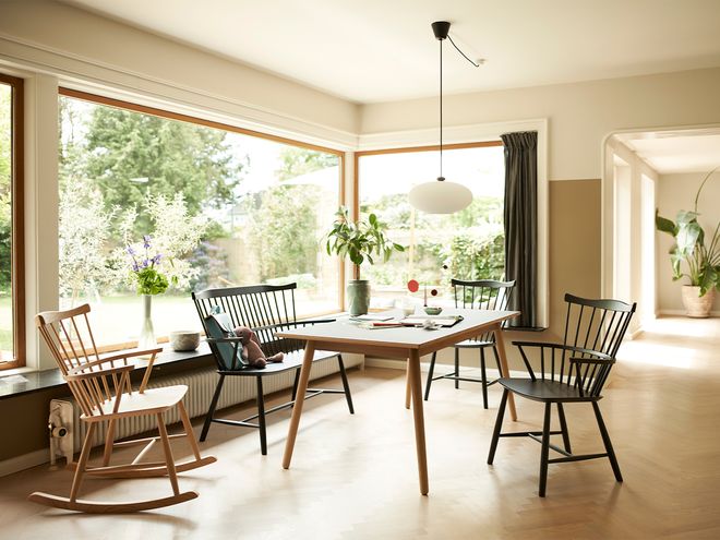 J52B Chair in black