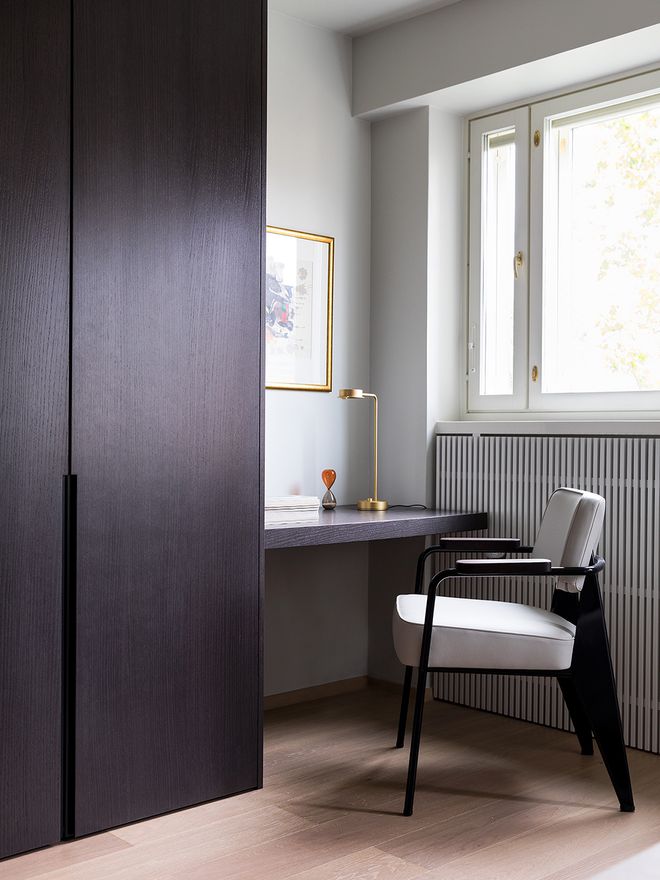 Fauteuil Direction chair by Vitra