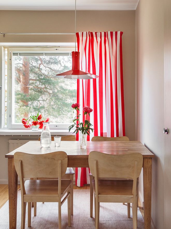 Vintage dining chairs in the kitchen