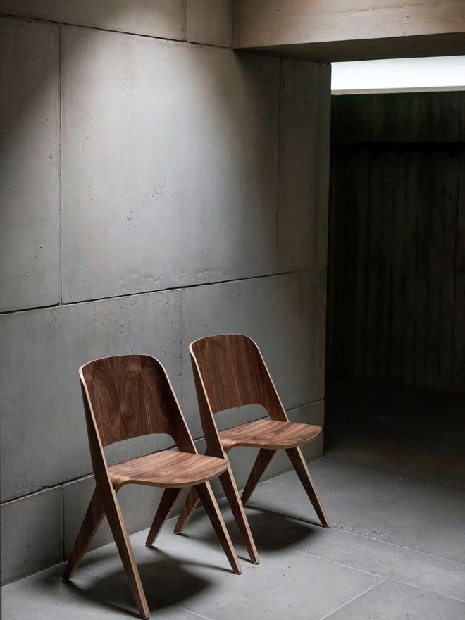 Poiat Lavitta chairs in walnut veneer