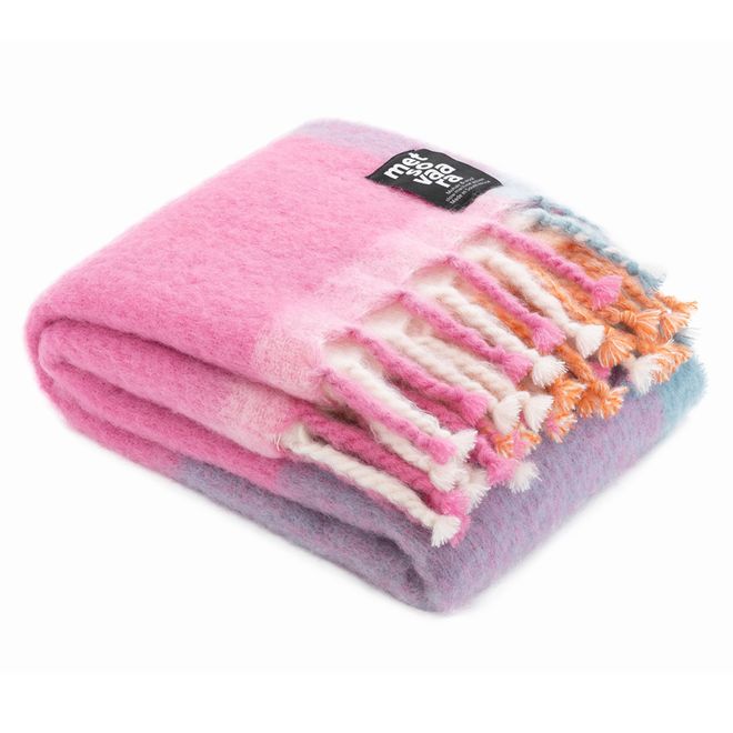 Metsovaara's Pinkki throw
