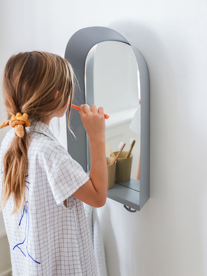 Nofred Portal mirror