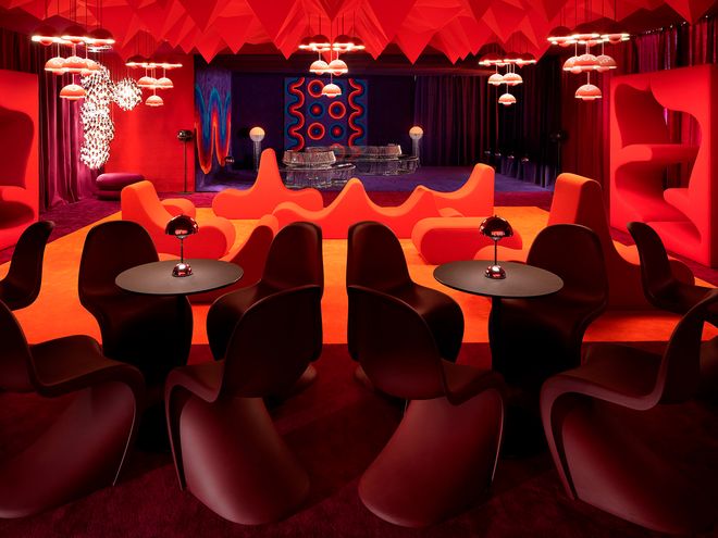 Panton Lounge