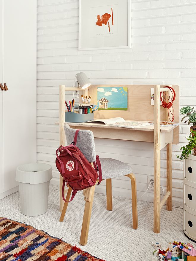 Made by Choice's Fem desk in kids' room decor.
