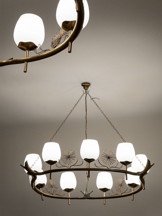 Paavo Tynell chandeliers at Hotel Vaakuna