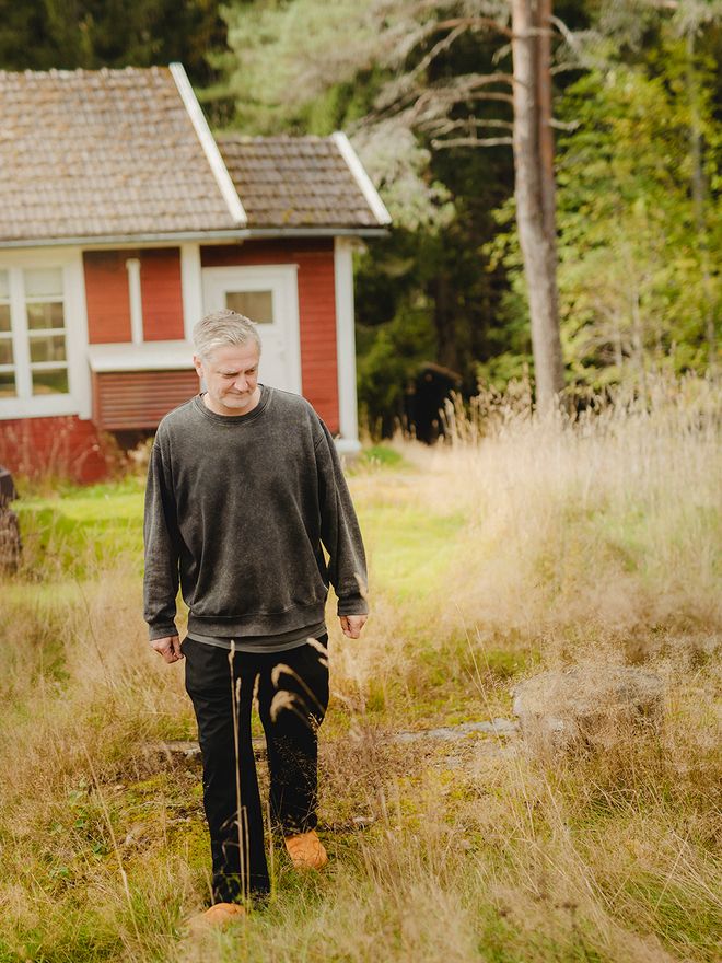 Petteri Masalin walking in the yard