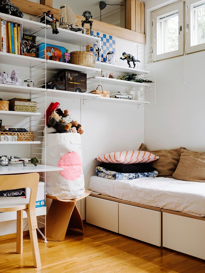 White String System shelf