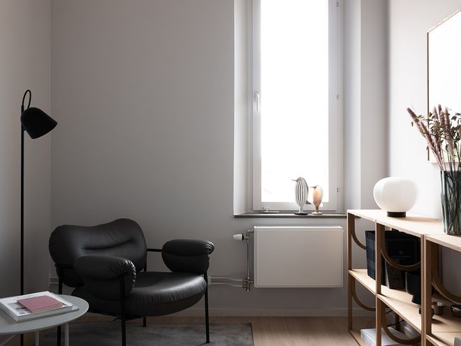 Fogia Bollo lounge chair, black leather - black