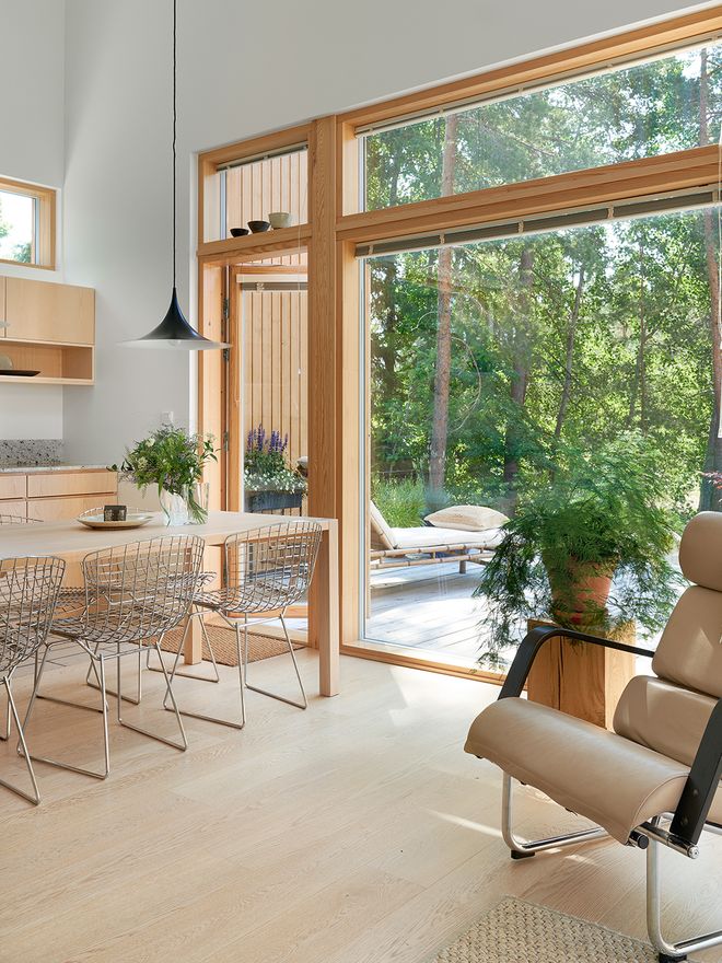 Mikko Nissilä’s home, dining area