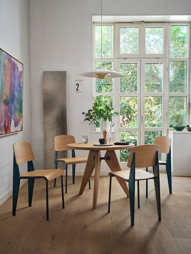 Vitra Standard chair, Prouvé Bleu Dynastie - oak