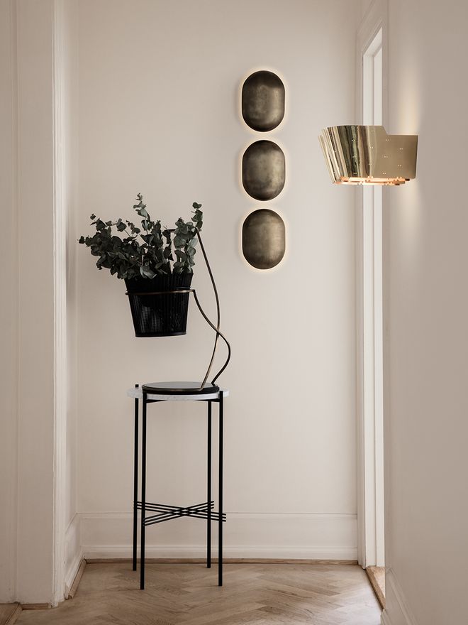 Gubi's 9464 wall lamp, design by Paavo Tynell