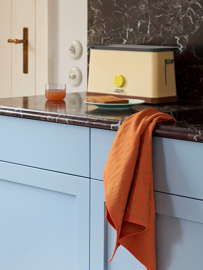 Hays's new products in kitchen decor.