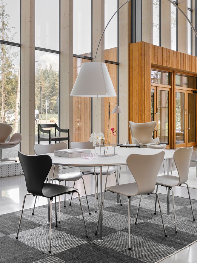 Fritz Hansen, Superellipse table