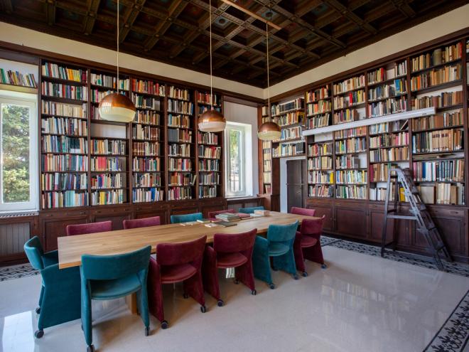 Villa Lante’s library interior