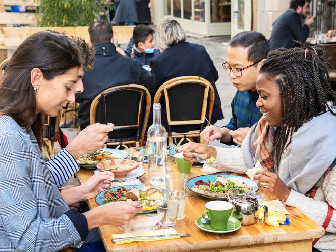 The terrace of Le Daily Syrien restaurant in Paris