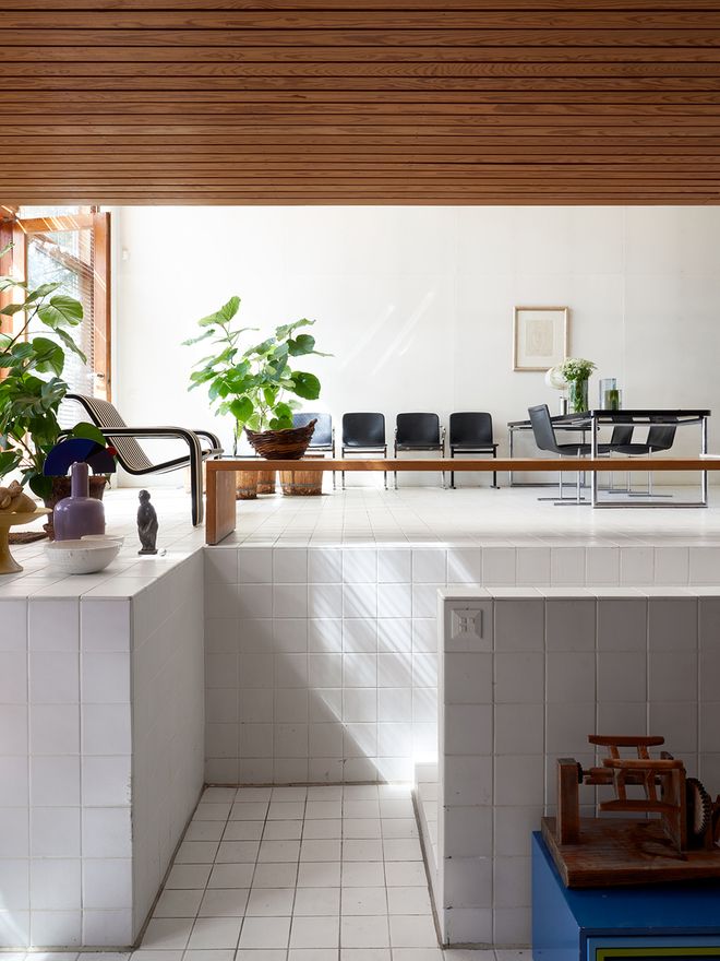 White tile floors in the Nurmesniemi house