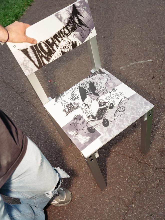 Close-up of the artwork in the chair