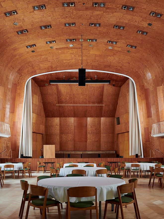 Helsinki School of Economics ballroom