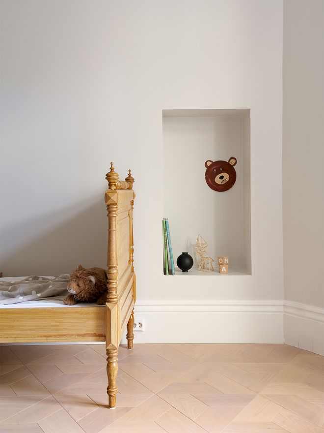 Old extendable bed