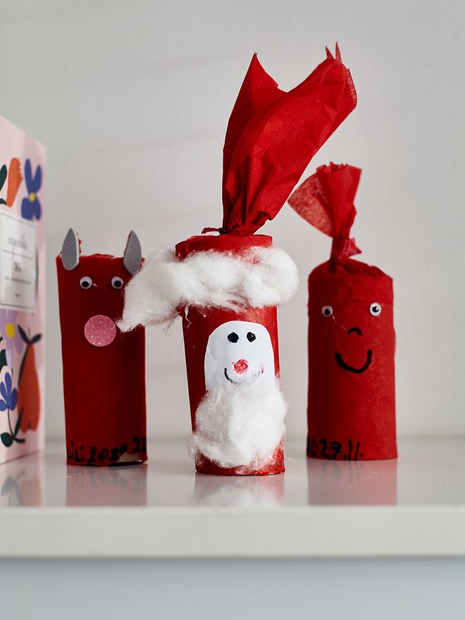 Kids' holiday decor